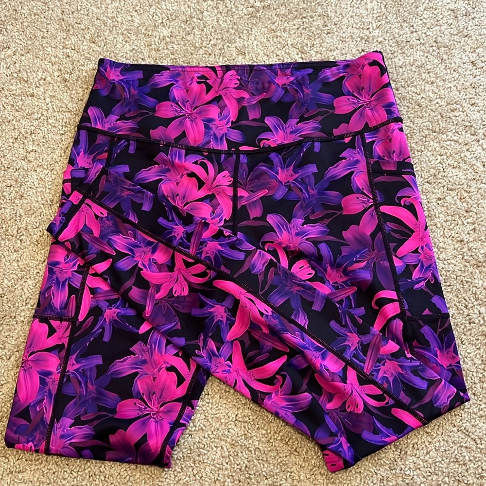 Constantly Varied Gear flower leggings